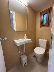 Seafront Family Apartment-Pontus