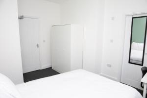 ML Short Stays - Redcar 5 bedroom en-suite contractor house