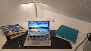 Lake Breeze Maisonette in Leipzig, Balkon und See