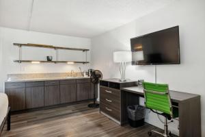 Standard Double Room room in Hillside Crossing Nashville