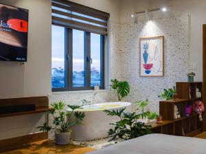 Teen Hillside Đà Lạt- Ngay Xóm Lèo - View Nhà Lồng