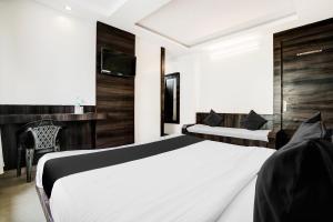 Collection O Shirdi Near Sai Baba Temple