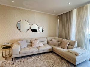 2 Bedroom Luxury Apartment in Sandton