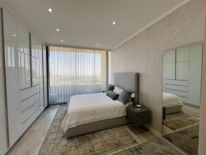 2 Bedroom Luxury Apartment in Sandton