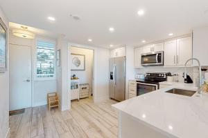 South Seas Ocean Please