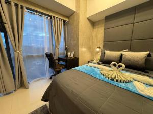Industrial Chic Studio in McKinley Hill Walk to Venice Mall