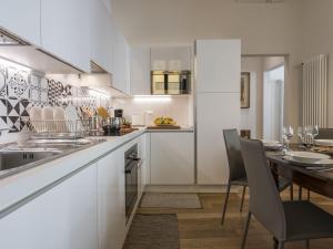 Apartment Degas Near Santa Maria Del Fiore Cathedral by Halldis