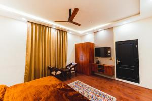 Chinar Wood Cottage