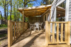 Appartements Mobil Home climatise, 2 ch, 5 pers, Wifi 30 mn du grand parc d-attraction Puy duFou : photos des chambres