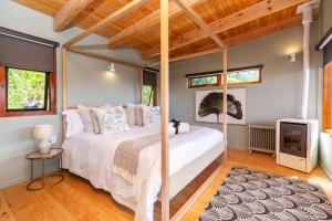 Valley View Studio - Maison Mahogany - design meets tranquillity