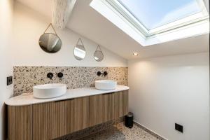 REF 1993 - Cannes Center Renovated Apartment