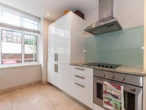 Pass the Keys Spacious 2-Bedroom Flat in the Heart of Kensington