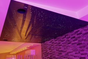 B&B / Chambres d'hotes Loveroom de charme avec jacuzzi et sauna : photos des chambres