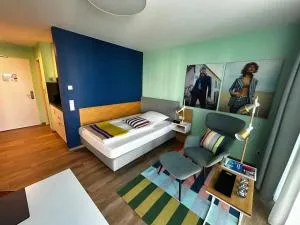 NINO-Boardinghouse 12 - ruth's apartment - Blanke