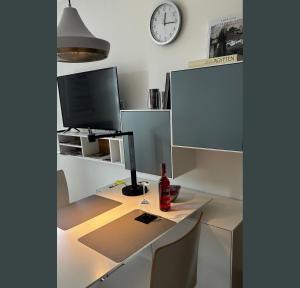 NINO-Boardinghouse 4 - ruths apartment