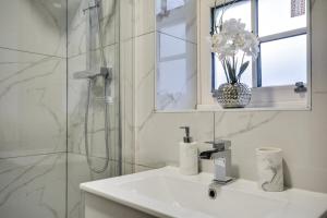 Spacious Two bedroom In Orrell with Free Parking