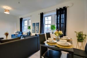 Spacious Two bedroom In Orrell with Free Parking