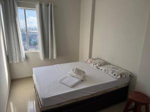 Apartamento perto de tudo em condomínio fechado.