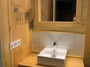 Appartements Charmant 3 Pieces pour 8 avec Balcon et Piscine a Vignec, pres de Saint-Lary-Soulan - FR-1-504-27 : photos des chambres