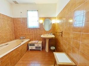Maison 4 pièces, 7 couchages, proche plage, jardin clos, wifi, calme - Saint-Gilles-Croix-de-Vie - FR-1-224-430