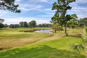 Spacious 2 BR Condo with Golf Course Views! Magnolia Place 202