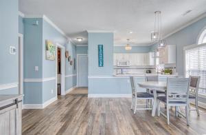 Spacious 2 BR Condo with Golf Course Views! Magnolia Place 202