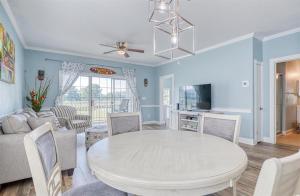 Spacious 2 BR Condo with Golf Course Views! Magnolia Place 202