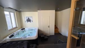 Magnifique loveroom avec sauna, spa et cinémaroom