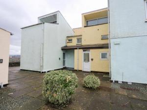 11 South Snowdon Wharf