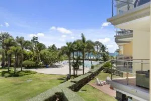 Beachfront - Superior View Studio condo - E225-1 - Eagle Beach