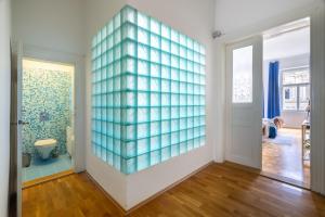 Charming 2bedroom OLD TOWN apartment