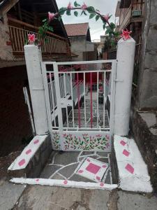 Venias Lake House Apartment 2