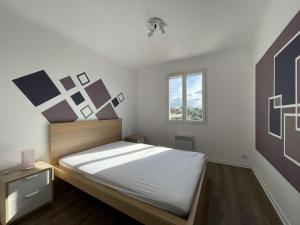 Maisons de vacances Maison a Saint-Remeze avec Piscine, 8 Pers, Animaux Acceptes, Jardin 2000m² et Studio Independant - FR-1-382-201 : photos des chambres