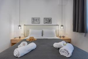 Avra 2 modern aprt by the sea