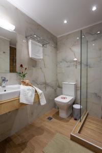 Avra 2 modern aprt by the sea