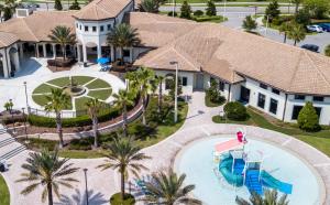 Wonderful Villas 18 Minutes away from Disney!