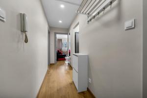 Metro Wawrzyszew Comfort Apartment by BookingHost