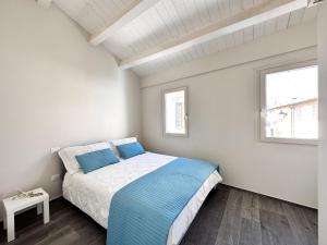 109 - Appartamento nuovo super chic quadrilocale in pietra del Conero SULLA COSTARELLA DI NUMANA CON VISTA MARE - SPIAGGIA E NAVETTA PRIVATA IN OMAGGIO AL WHITE BEACH CLUB dal lun al ven dal 24-08