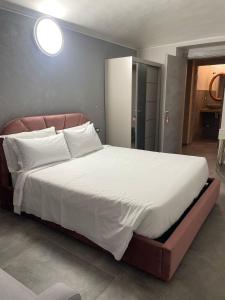 airport apartments camera orchidea