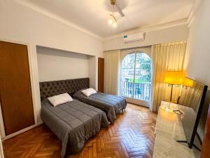 Departamento Amplio En Recoleta