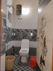 Yuvarathna Hampi Stay