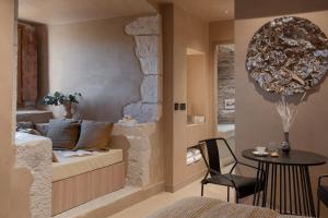 Hotels MiHotel - Grenier a Sel de Perouges : photos des chambres