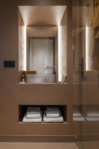 Hotels MiHotel - Grenier a Sel de Perouges : photos des chambres