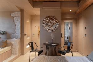 Hotels MiHotel - Grenier a Sel de Perouges : photos des chambres