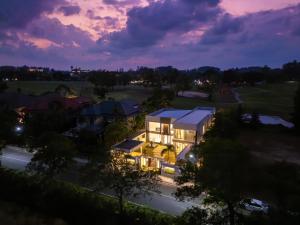 Lumière Villas Phuket - Golfside Retreat in Laguna