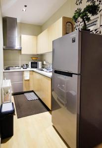 Spacious 1BR APT near Nightlife and Business Center in Makati