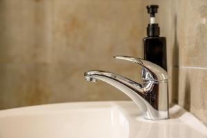 F11 Room 3, private Room two single beds shared bathroom in shared Flat