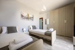 F11 Room 3, private Room two single beds shared bathroom in shared Flat - Misraħ Il-Barrieri