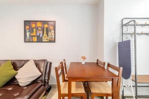 Perfect 1BR at MRT Bangson By Orn