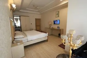 HOTEL GALAXY GRAND - Hasanganj